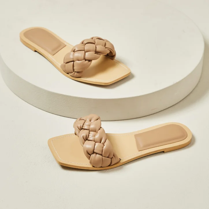 

2021 new European and American knitting trend women's shoes flat bottomed square head summer sandals Roman style