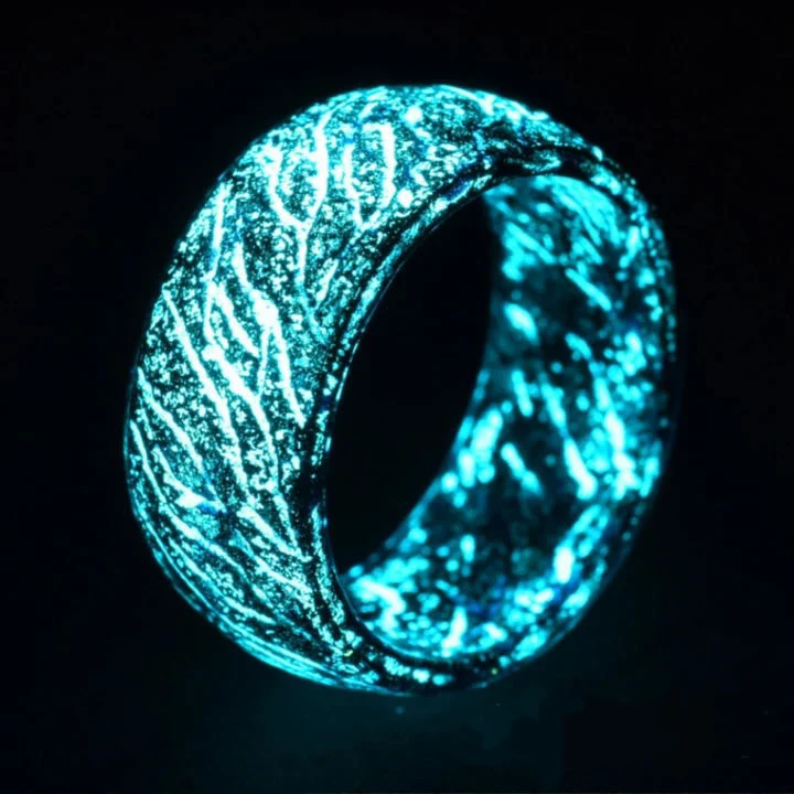 

ew Fashion Black Carbon Fiber Black Celtic Dragon Luminous Effect Ring Band Glow In The Dark