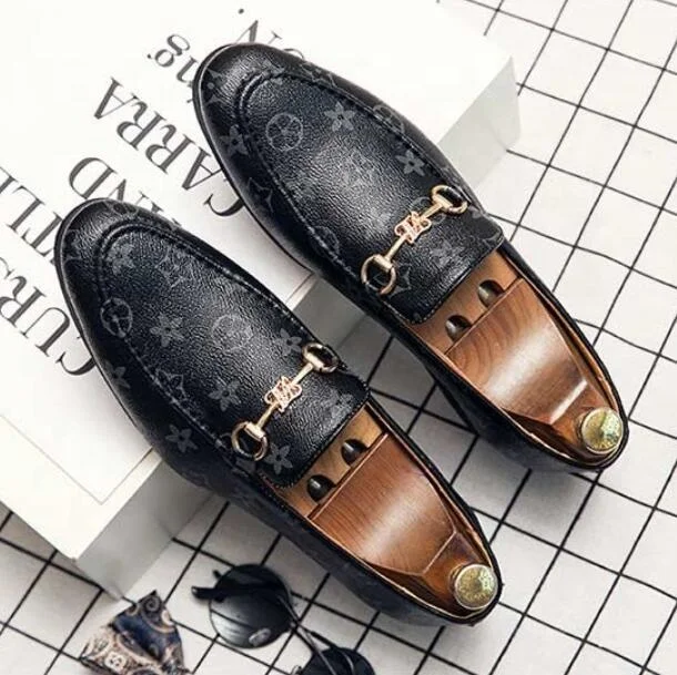 

Retro printing men's leather shoes spring 2021 casual faux leather shoes metal buckle men's shoes non-slip wholesale, Black