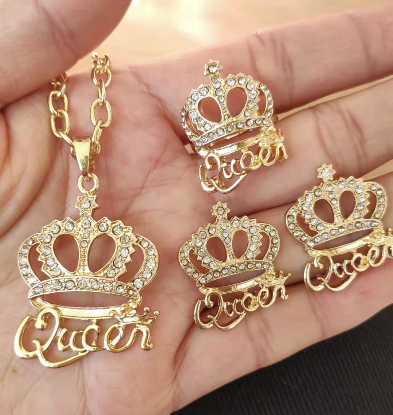 

Woman and Girl 18 K Gold Plating Belt Bear Jewelry Set with Earring Ring Necklace and Bracelet