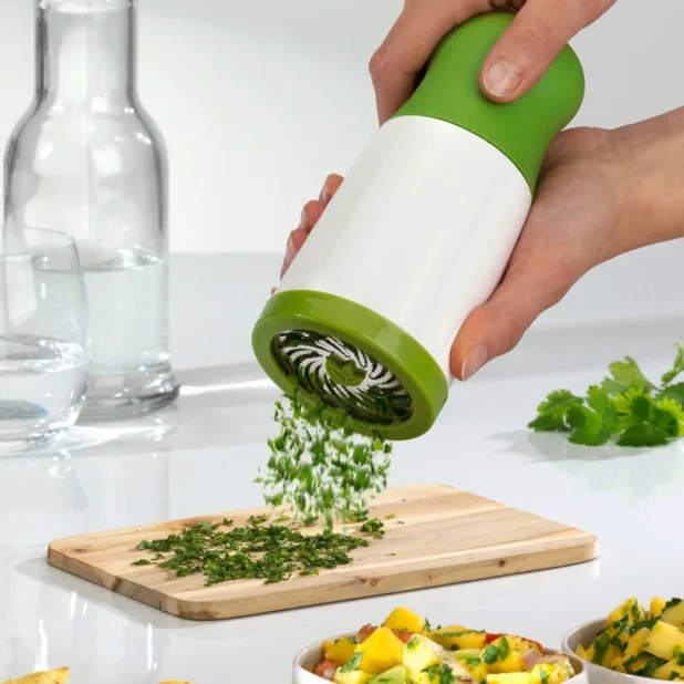 

Dropshipping Kitchen Accessories Manual Seasoning Spice Mills Shredder Cilantro Parsley Chopper Plastic Herb Grinder