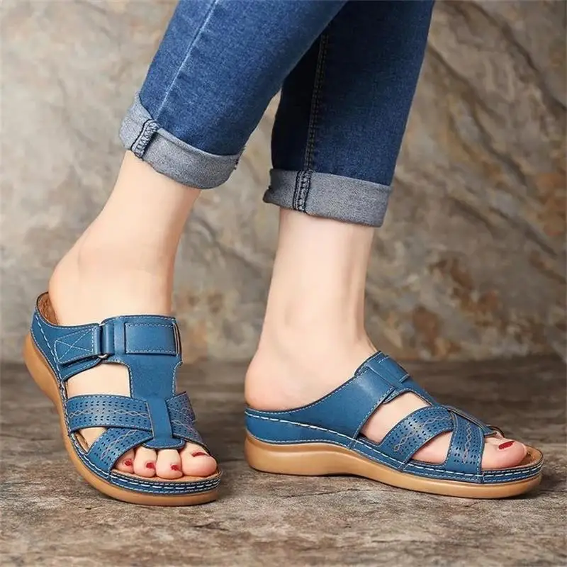 

Summer Women Flat Sandals 2019 New Solid Buckle Ladies Slides Comfortable Home Beach Slip On Shoes Plus Female Slippers