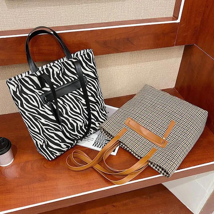 

2021 Handbag For Women Luxury Classical PU Leather High Capacity Lady Travel Large Tote Shoulder Shopping Bag, Picture color