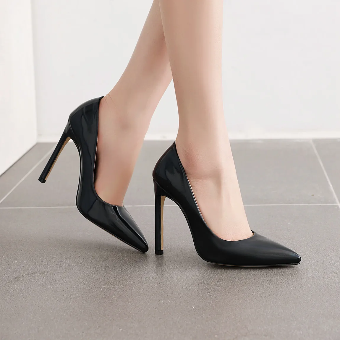 

Minimalism Style Commuting Black/white Leather Stiletto Heels Elegant High Heels, Ecru/white/red//black/green