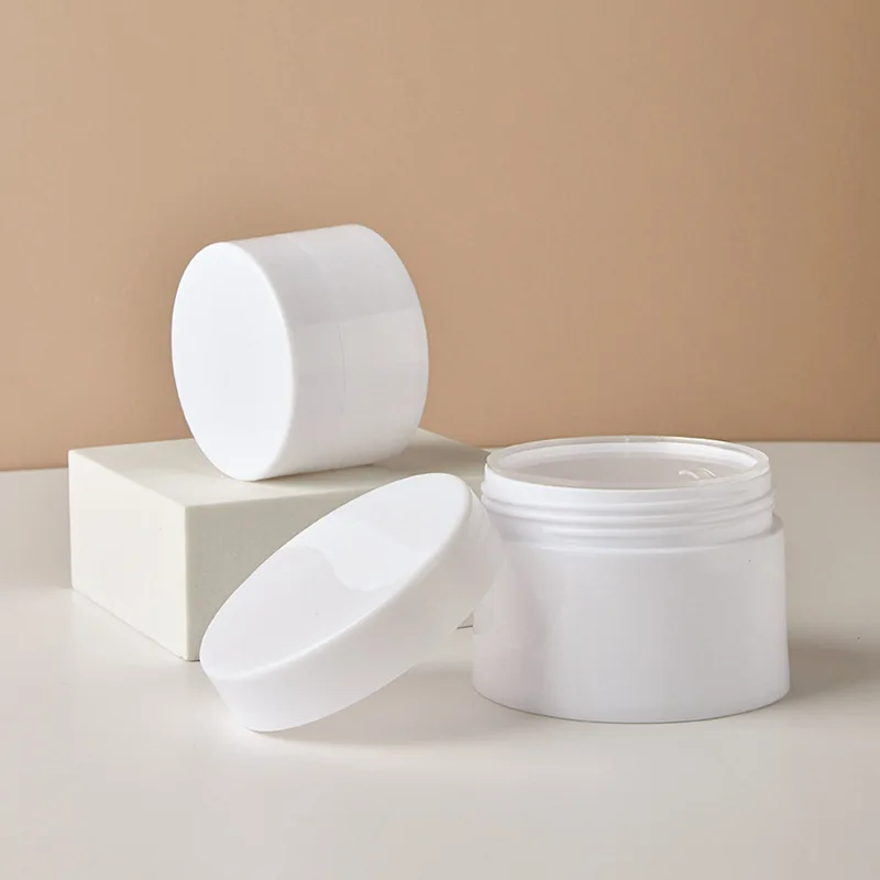 

Wholesale Empty Cosmetic Packaging 20g 30g 50g 100g 120g 150g Plastic White Jars with PP lids