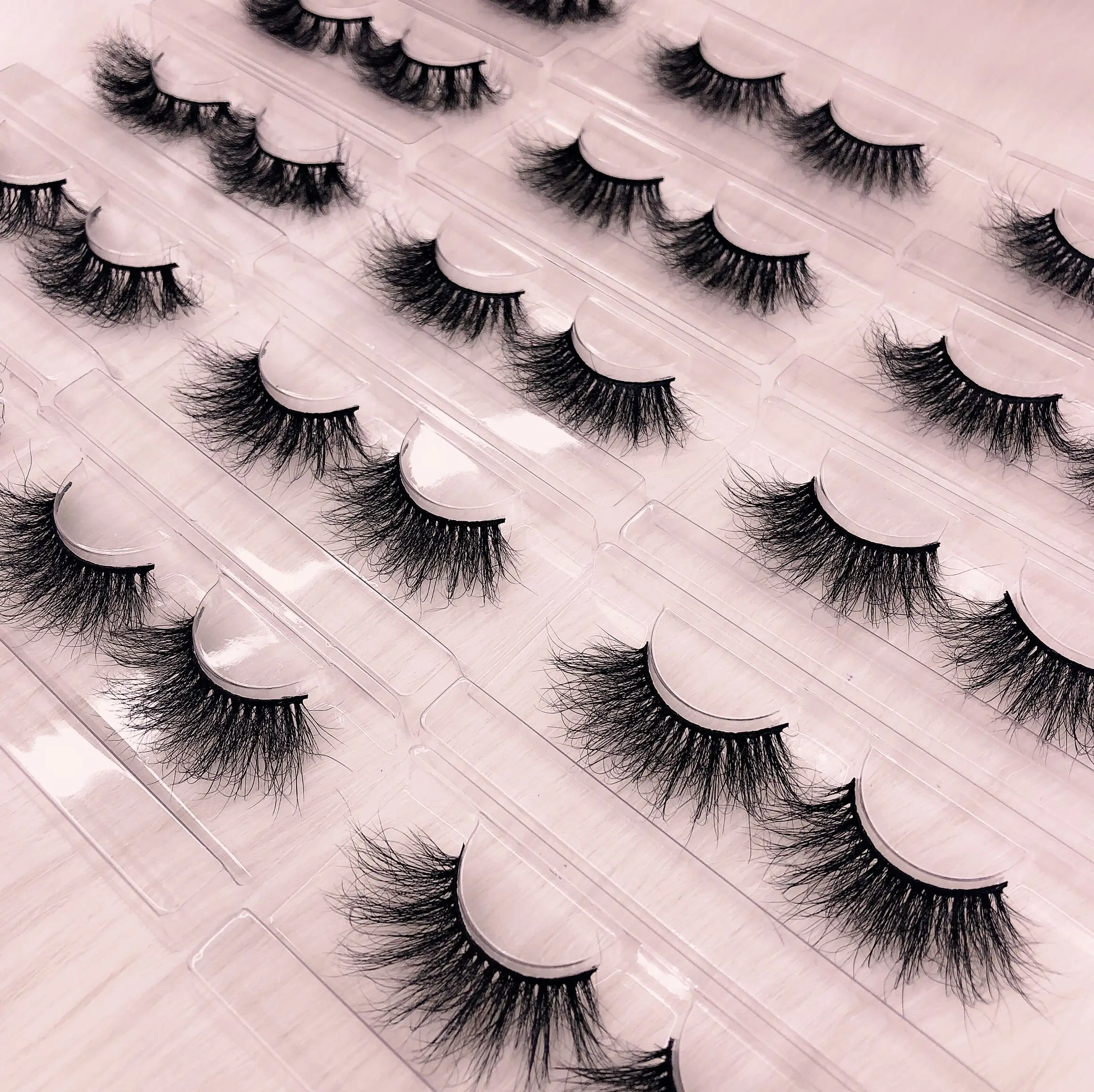 

Clear acrylic eyelash boxes real hand made mink eyelashes