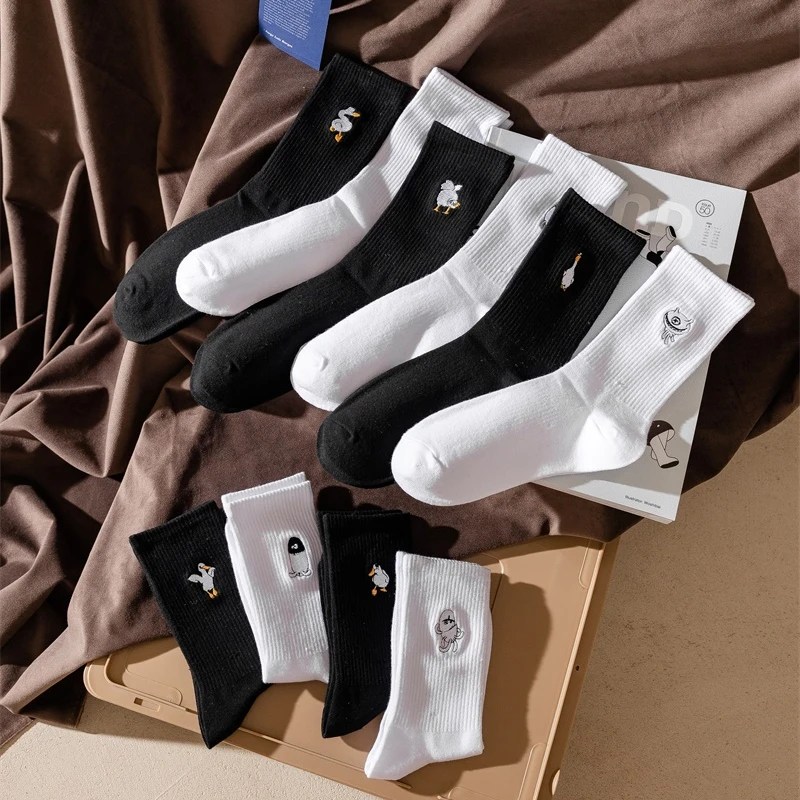 

Custom Logo Private Label Low MOQ White Black High Elastic Sports Running Riding Socks Breathable