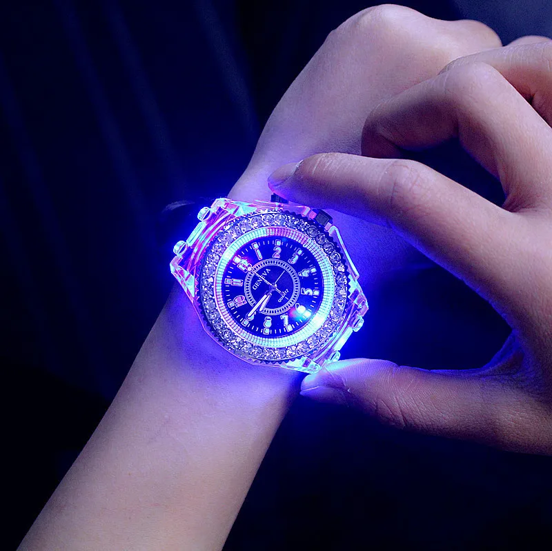 Wholesale Led Flash Luminous Watch Personality Trends Students Lovers Jellies Woman Men's Watches 7 Color Light Wrist Watch