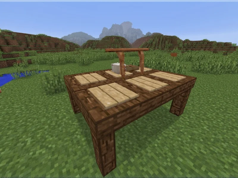 Minecraft crafting table recipe with 4 wood planks