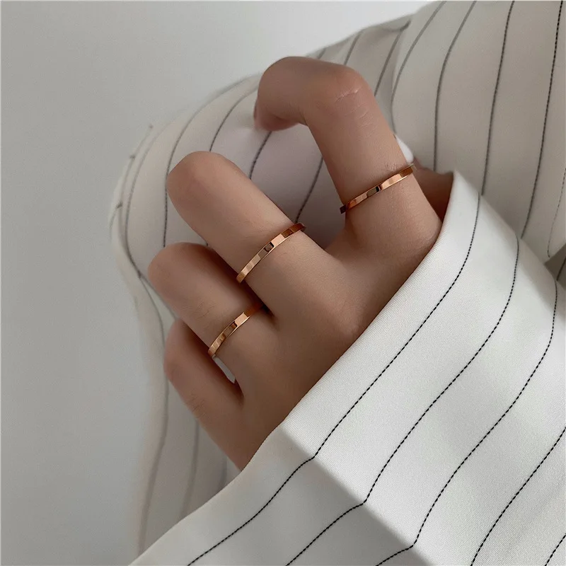 

1.2mm Minimalist 18k Gold Plated Thin Band Rings Fade Resistant Titanium Steel Stacking Tiny Rings
