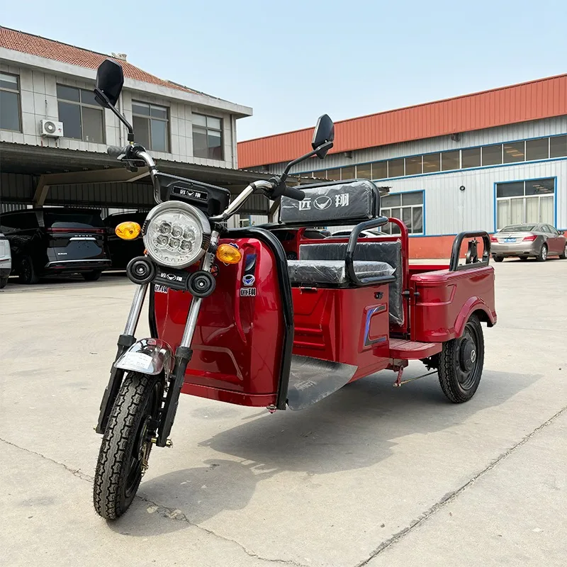 Foldable electric tricycle