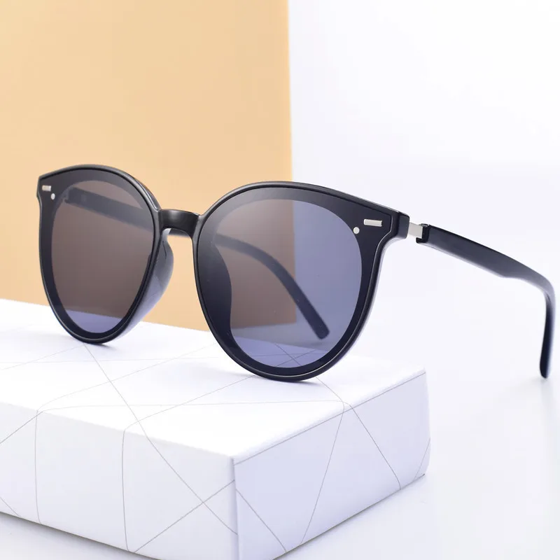 

2021 Sun Glasses Vintage Wholesale Ladies Fashion Circle Womens Sunglasses