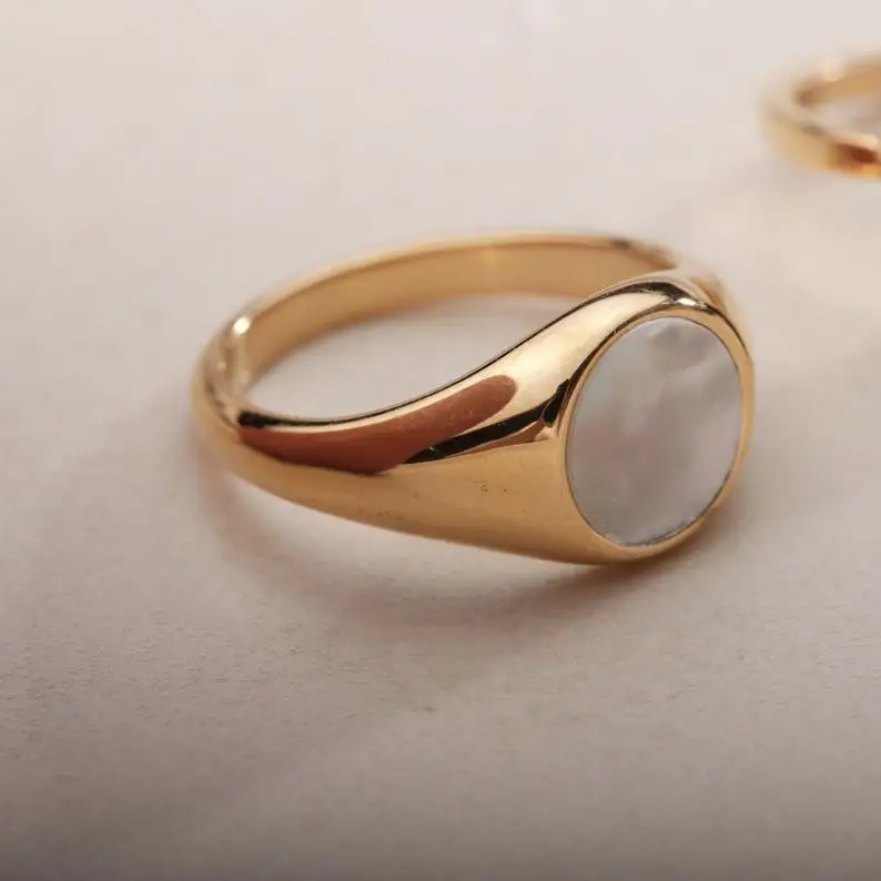 

Luxury Vintage Pearl Signet Ring Gold Plated Mother of Pearl Ring Chunky Round Natural Shell Ring For Women, Rose gold, silver, gold, black