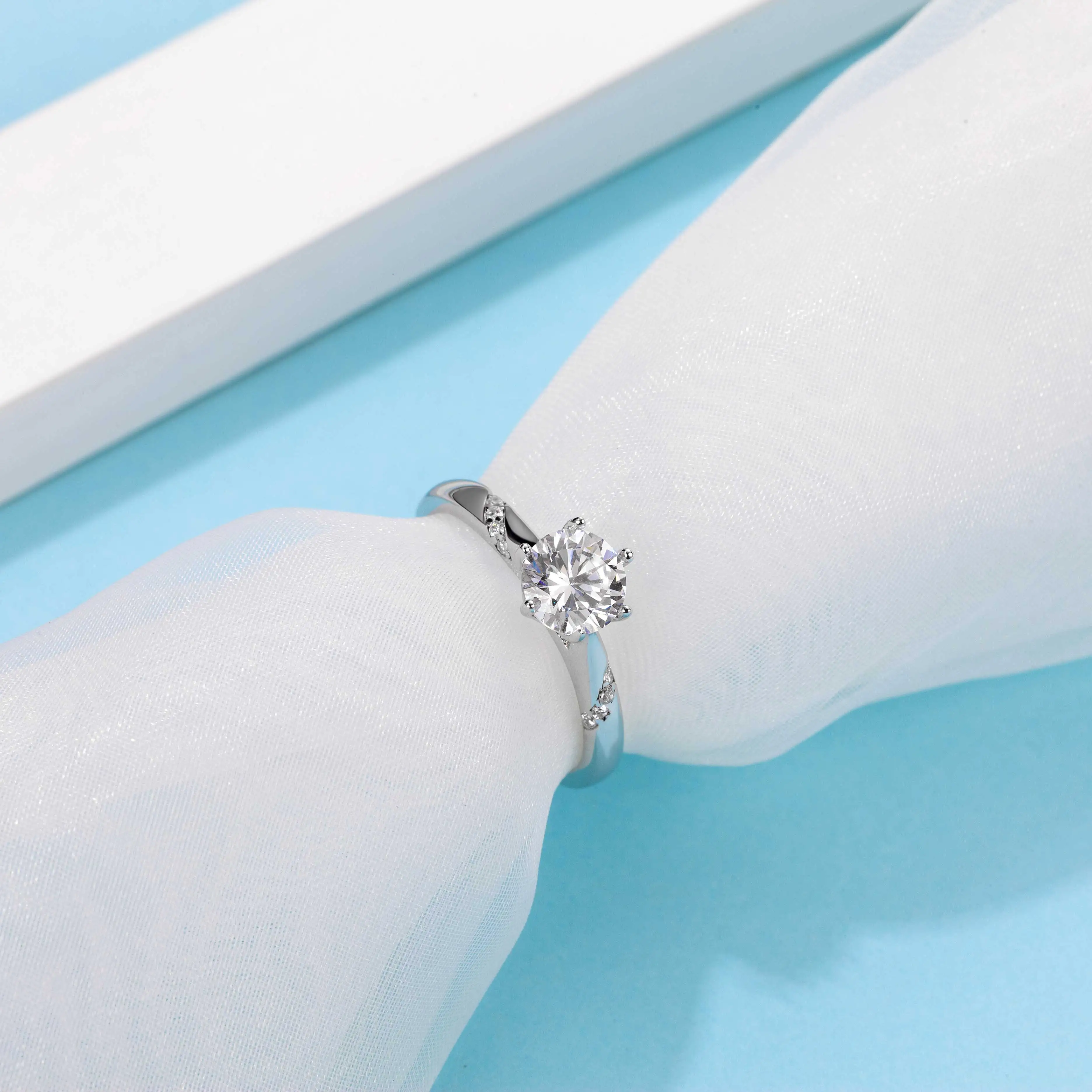 

Thriving Gems China Wholesale Moisanite Jewelry Ring Lady 925 Sterling Silver Diamond Ring