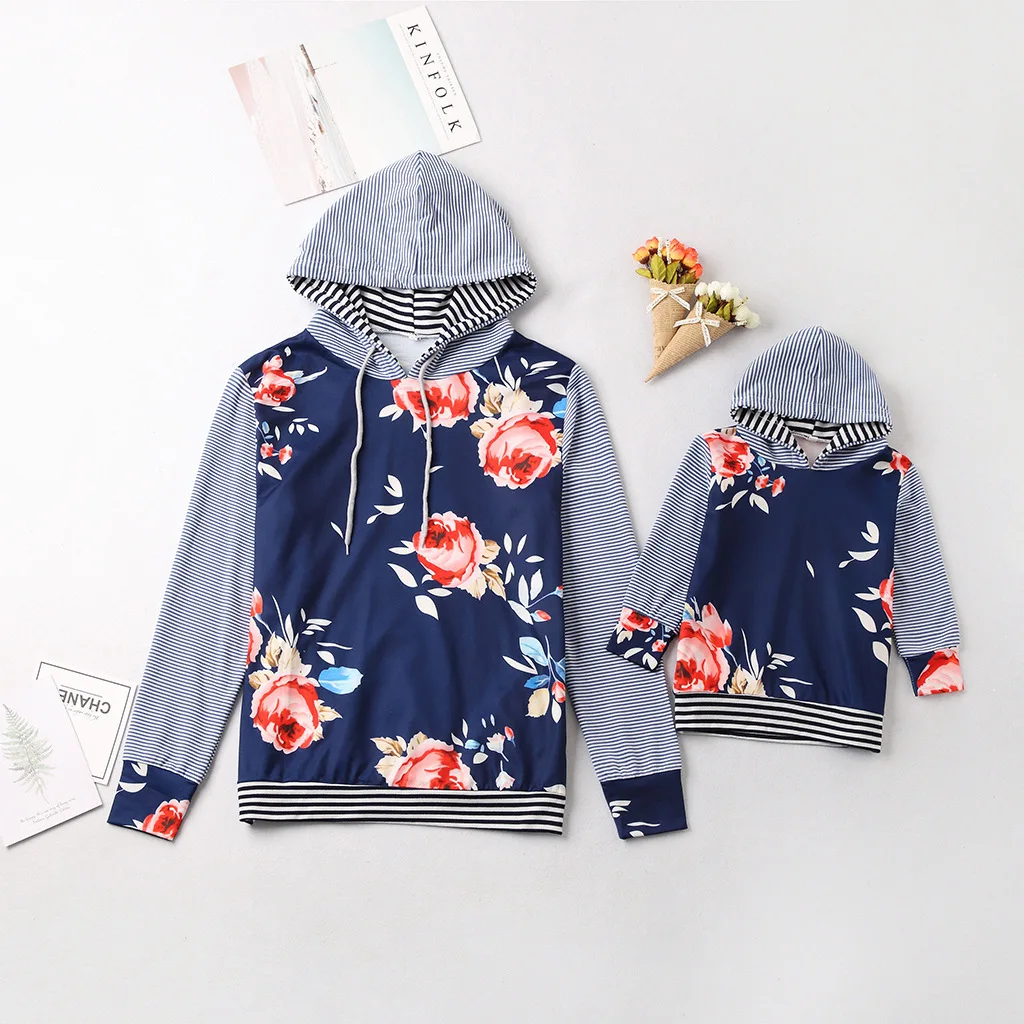 

P112108 Mother Daughter Son Matching Sweatshirts Mommy and Me Clothes Family Look Flower pattern stripe stitched Hoodies Outfits