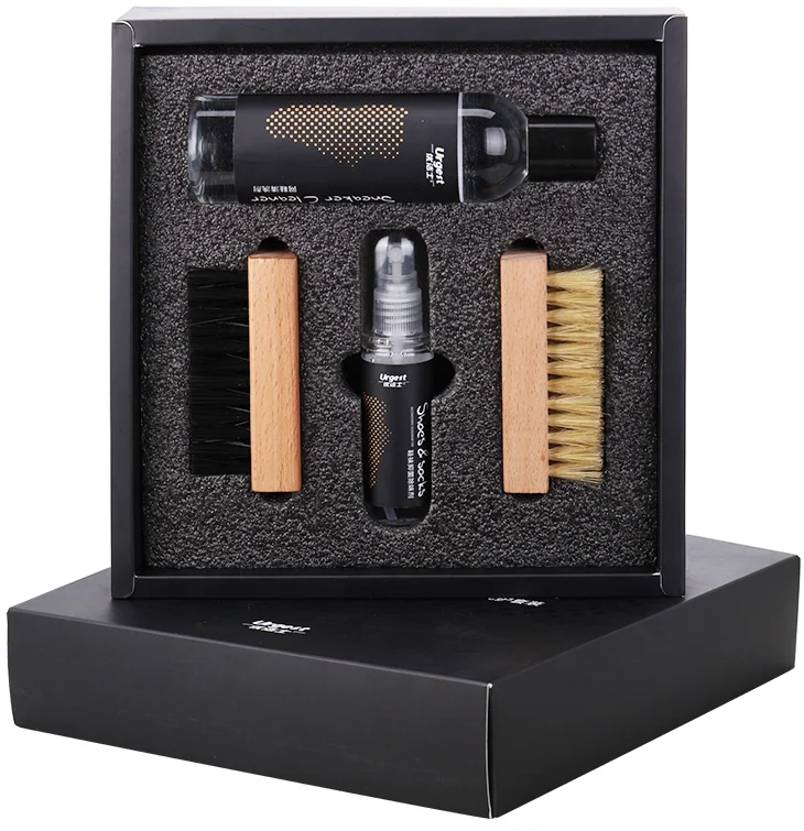 

Shoe cleaning kit with shoe wipes and brush cleaner can be customized packaging