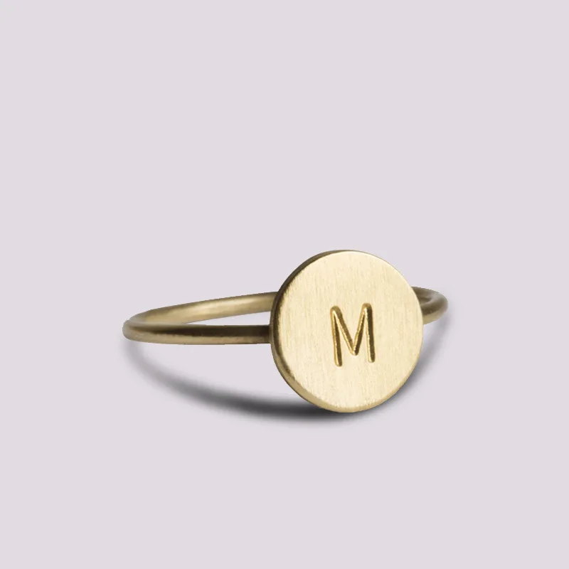 

Drop shipping Wholesale Korean Styl Custom 18k Gold Plated Jewelry Personalized Initial Letter Alphabet Signet Finger Ring