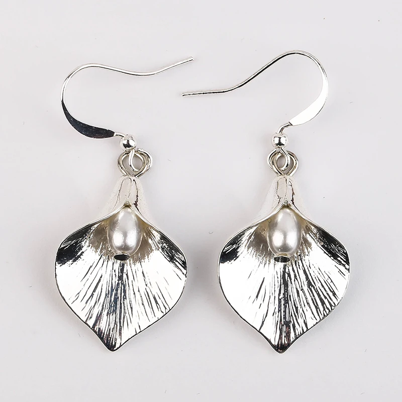 

Gold & Silver Flower Pearl Earrings Ladies Petal Earrings