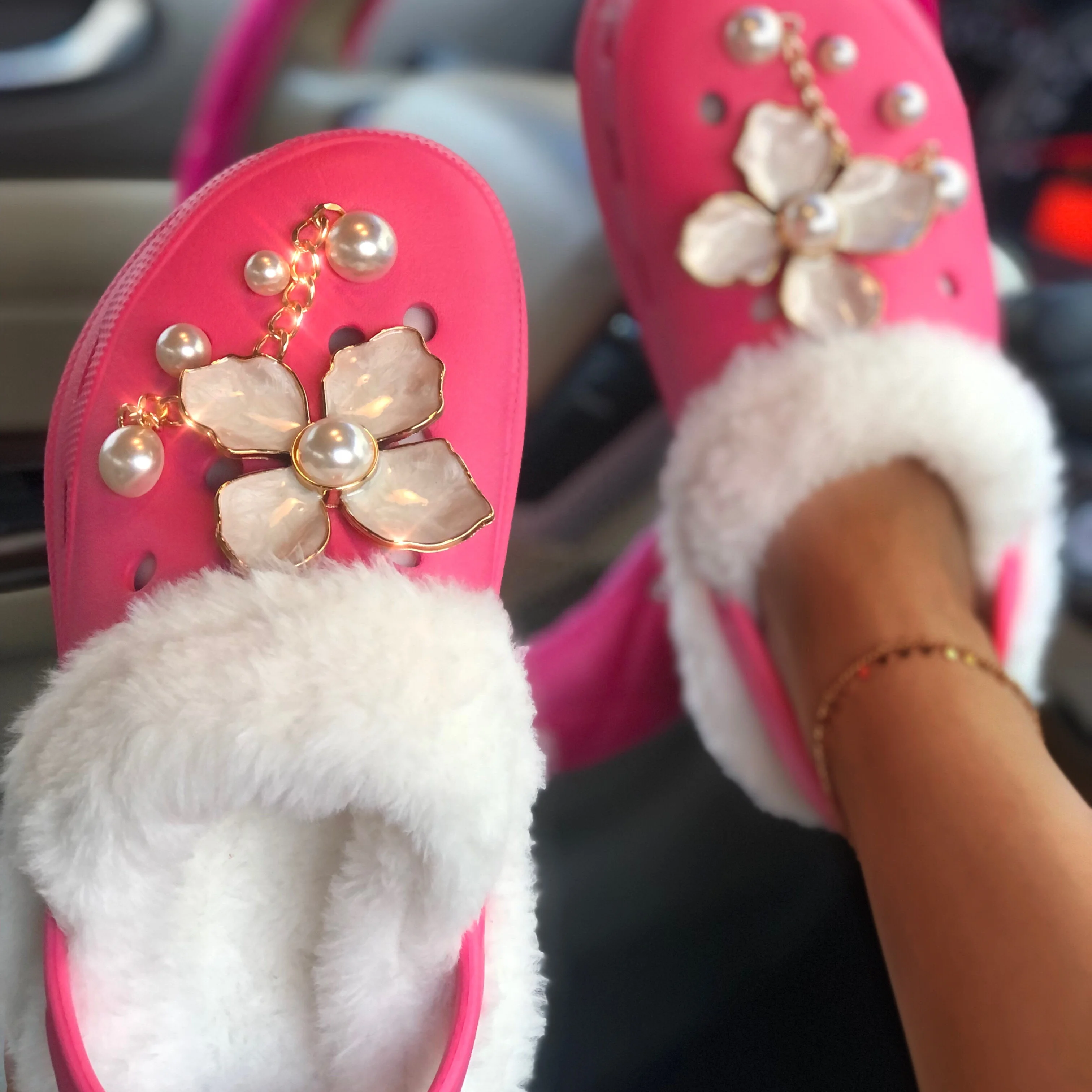 

Wholesale EVA Garden Shoes fur inside winter clog for women lined clogs with bead chain, Pink/black/green/pink/white/orange