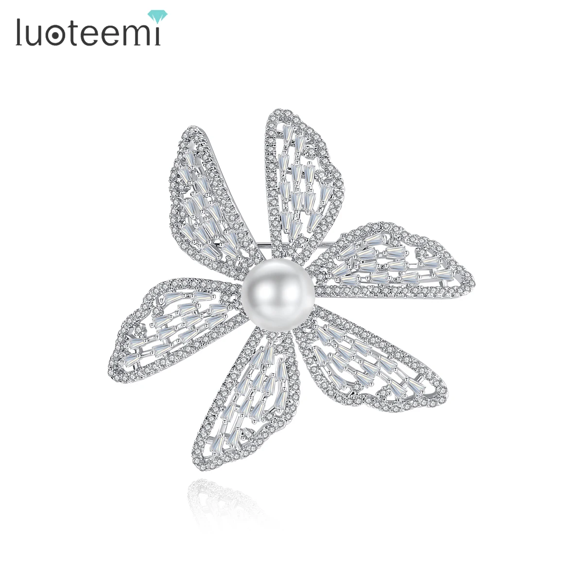 

LUOTEEMIFashion Clothing Accessories Luxury Banquet Jewelry Pearl Zircon Flower Brooch Pin for Woman