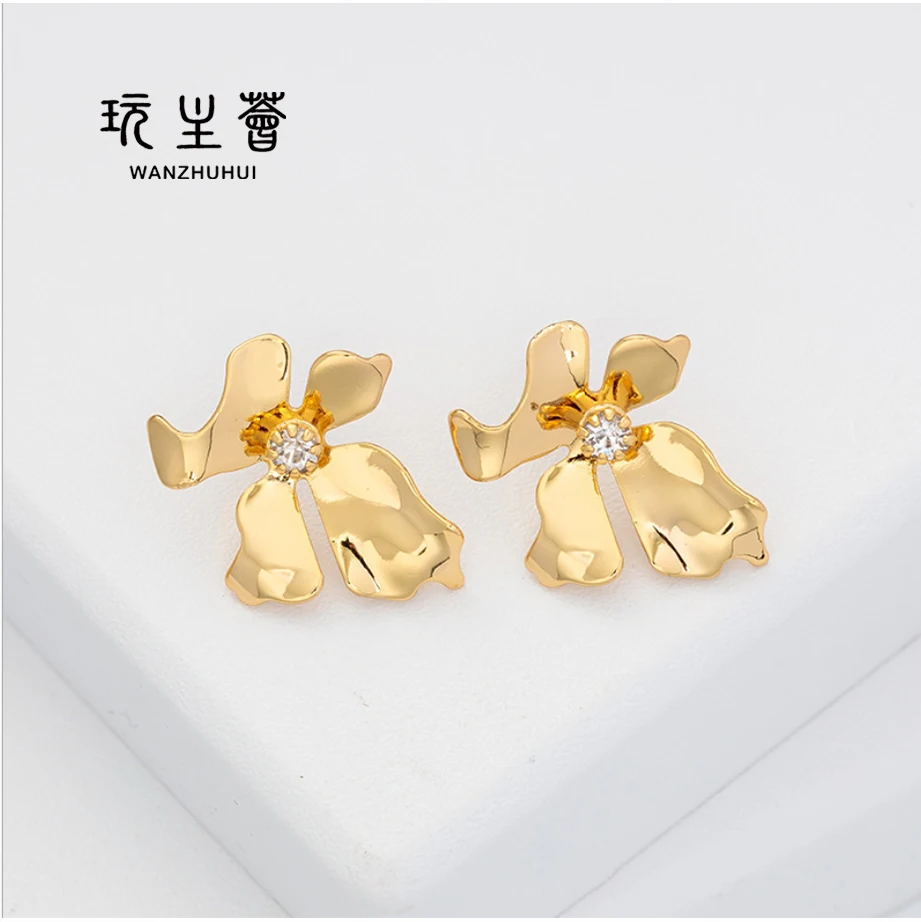 

2021 girl charm design floral shape safe 925 silver needle earrings