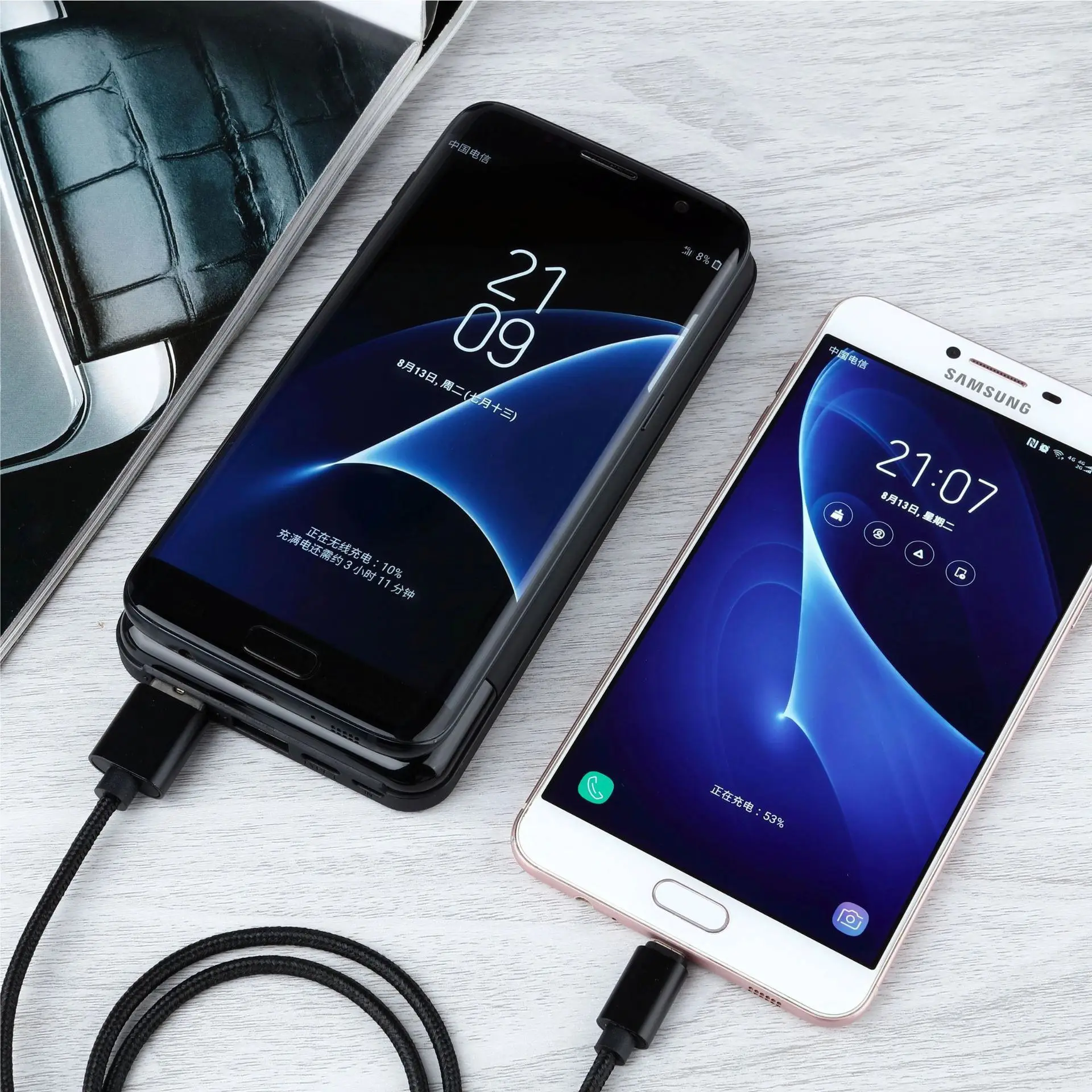

Solar Power Banks Portable Battery Charger Wireless Power Banks with Solar Panels