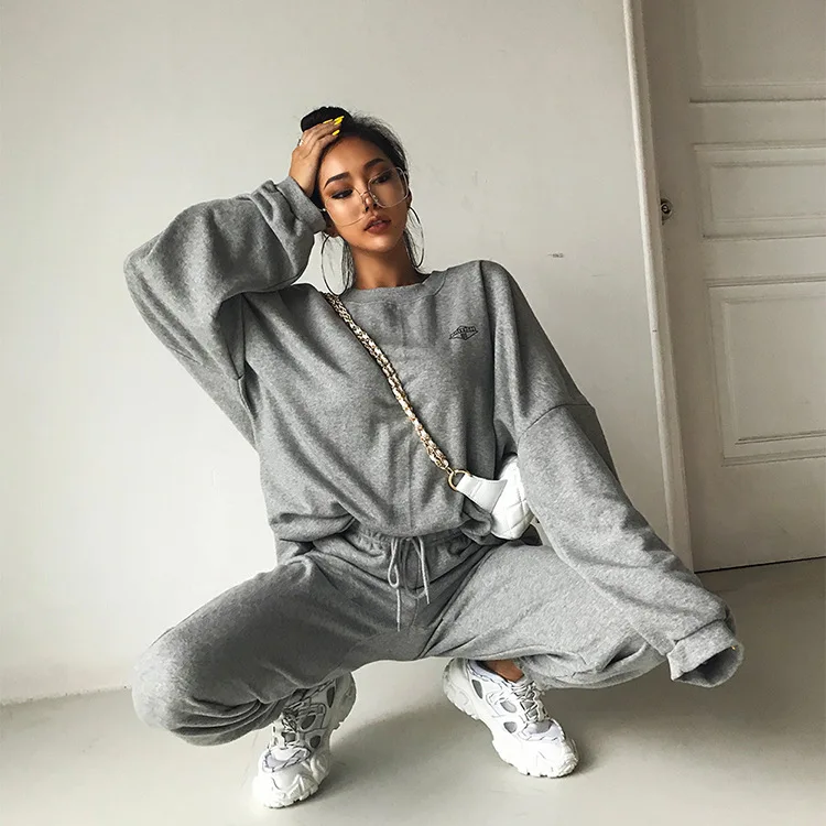 

Wholesale Women Fall Winter 2 Pc Jogging Suit Custom White Oversized Loungewear Sweatshirt Cotton Jogger Set For Ladies, Grey/ black/ rice white