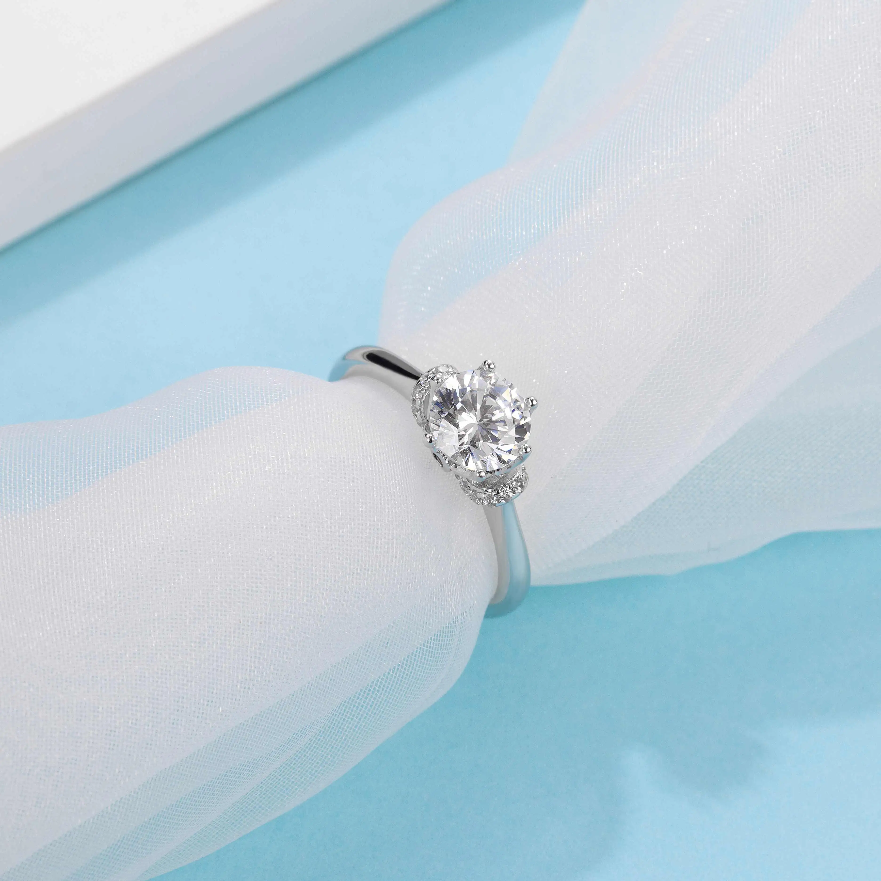 

Thriving Gems high quality engagement moissanite ring sliver jewelry 925 sterling sliver moissanite ring