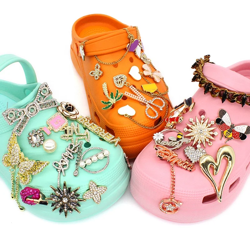 

designer croc pieces charms 2021 latest designer metal croc charms with croc chain charms, Picture