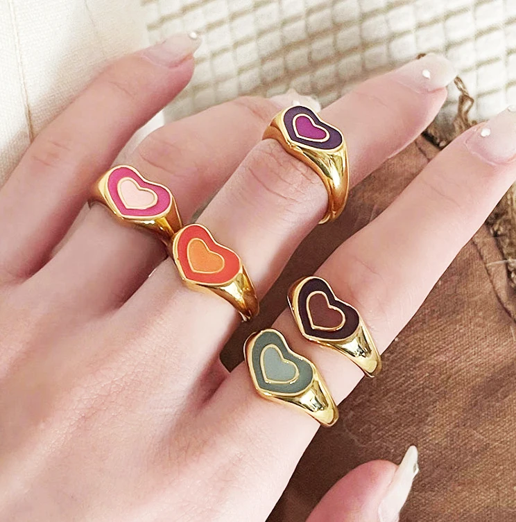 

Non Tarnish White Pink PVD Gold Plate Shell Enamel Love 316L Stainless Steel Heart Rings Gold 18k, 5 colors