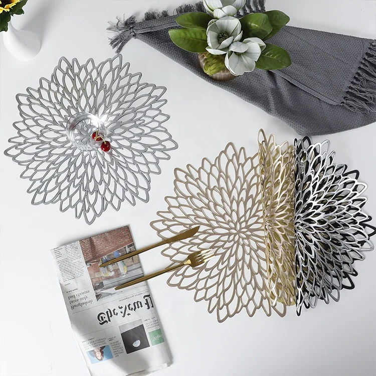 

Fancy Heat Resistant Gold Silver Flower Plastic Wedding Table Mats, Modern Golden Luxury Hollow PVC Placemats for Dining Table^