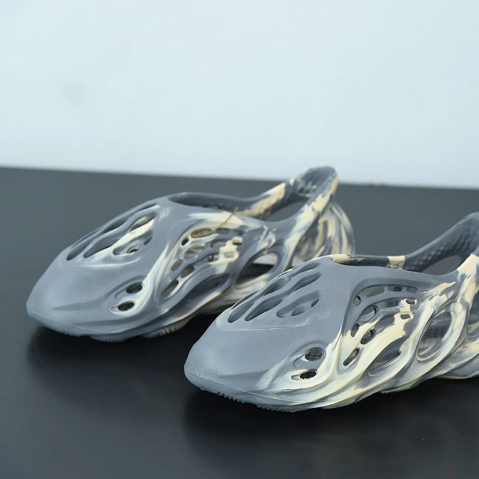 

Original 1:1 Quality Yezzy Foam Runner Sandals Slide Yeezy Sandals for Men