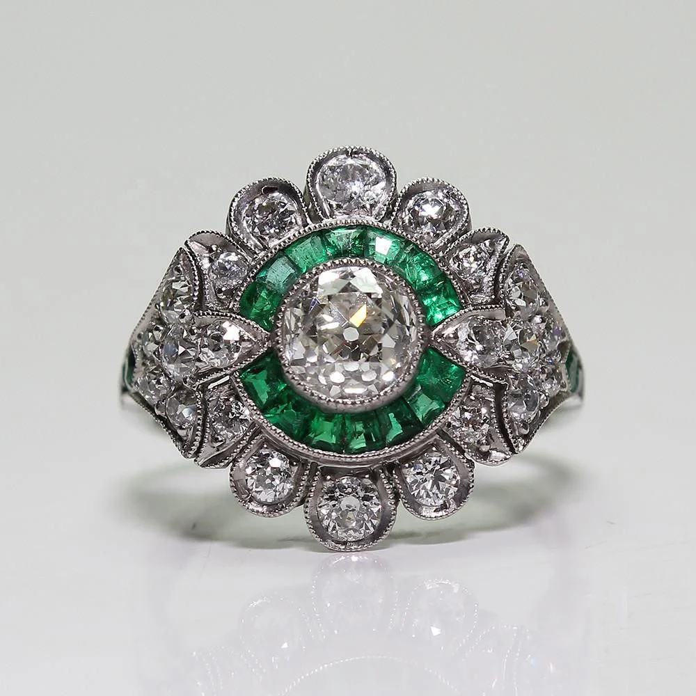 

Hollow Retro Flower Shape Rings for Women Green Zircon Sliver Jewelry Ring Classic Wedding Engagement Palace Jewelry Ring