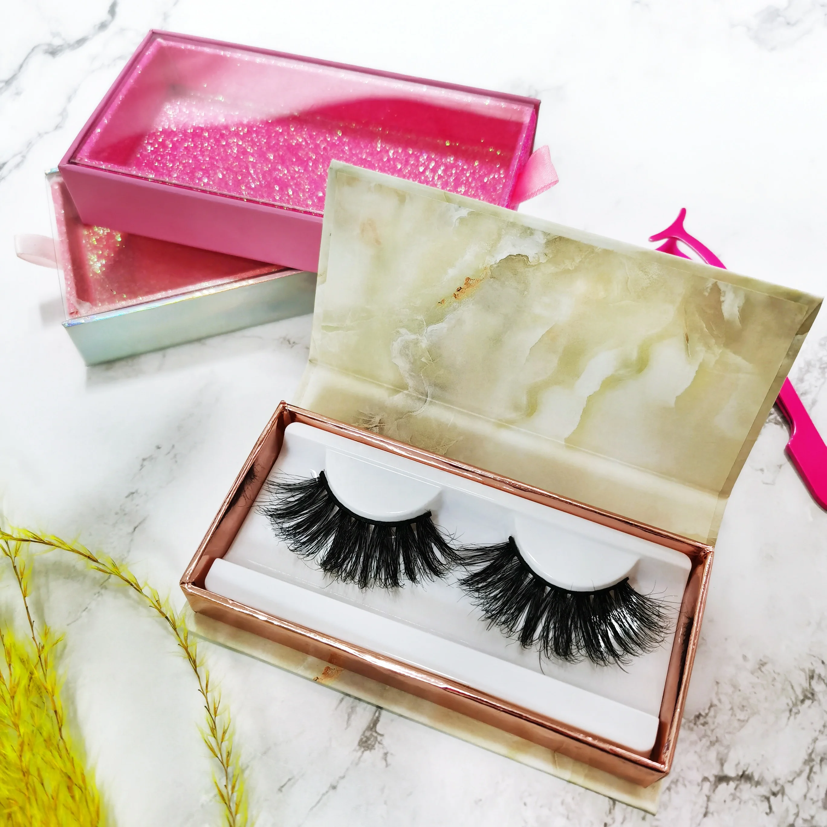

3d mink eyelashes private label 100% mink fur fake eyelashes with eyelash case Diamond Package fluffy 3d mink lashes wholesale