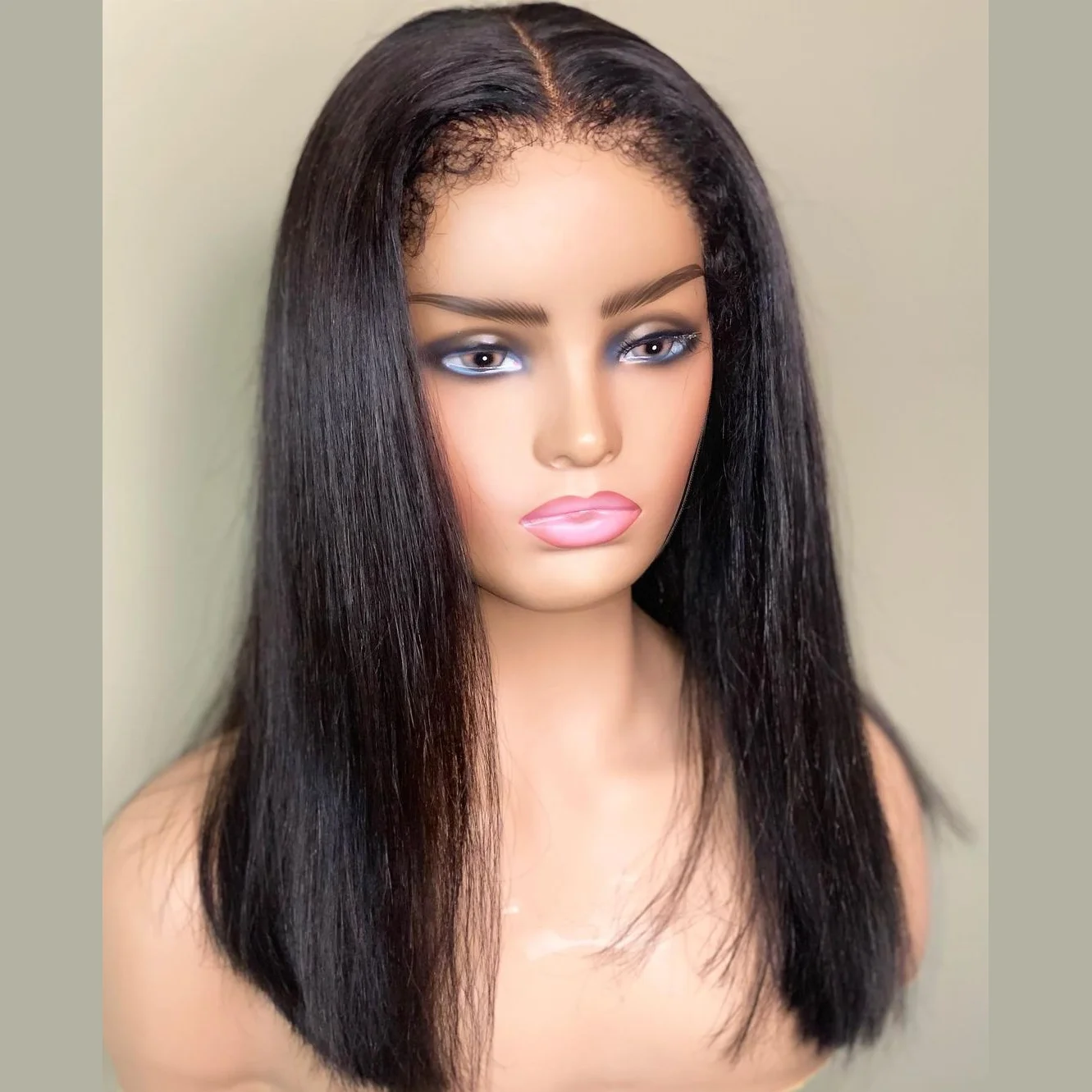 

China Natural Color short peruvian bob Swiss Lace Straight Hair Wig For Black Women 100% Raw Indian Lace Front U part wig human