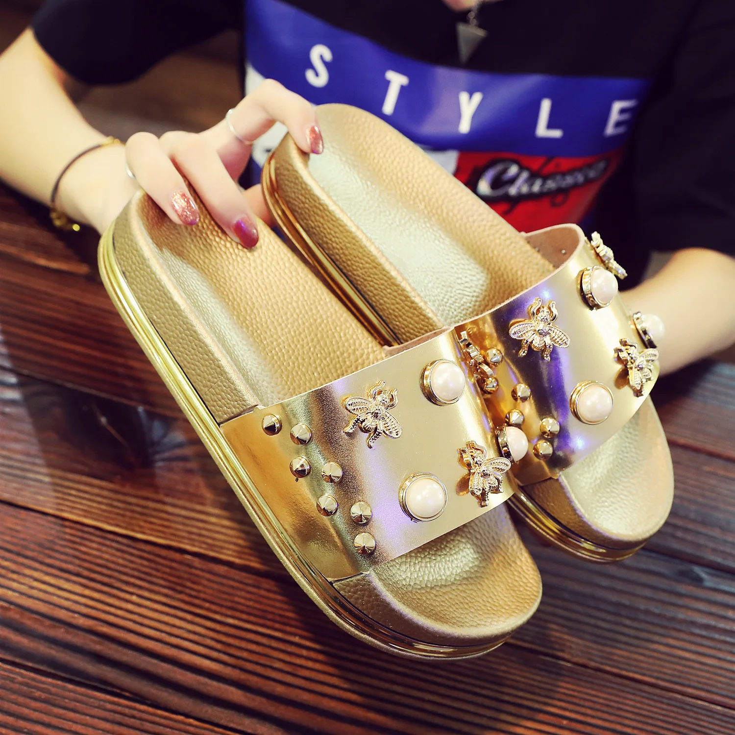 

Female summer wholesale summer glossy slippers cool drag fashion casual sandals