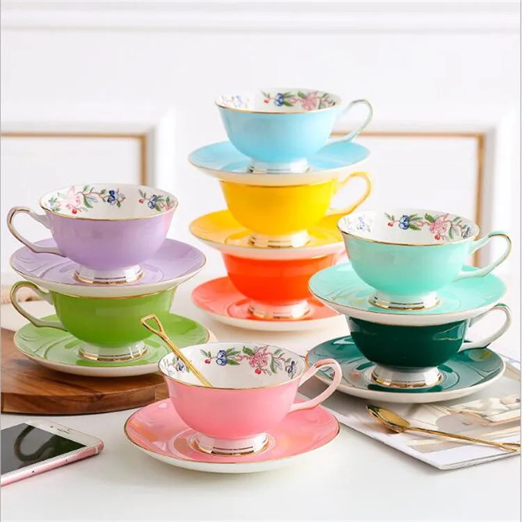

2022 New Wholesale Bulk Ceramic Coffee Cup Mug Gold Rim Color Glazed Bone China Ceramic Tea Cups And Saucers