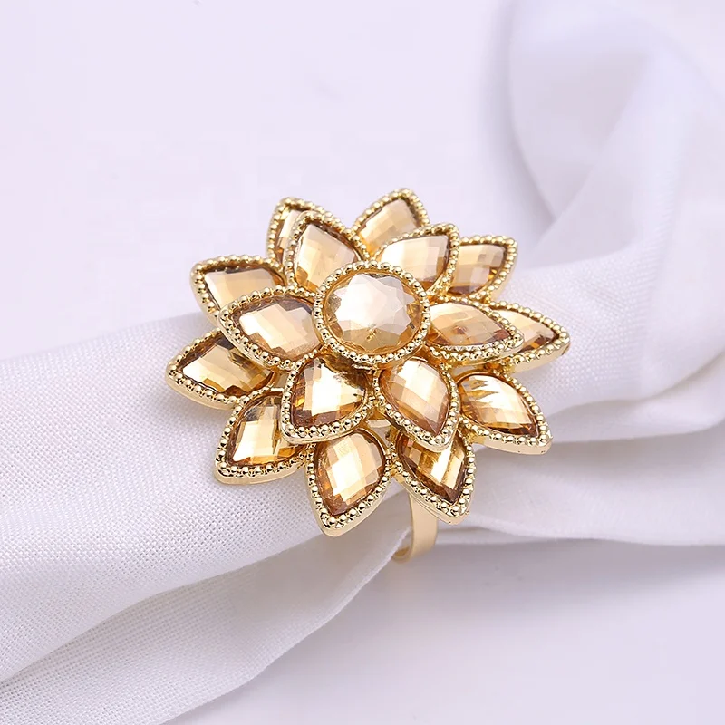 

Metal Buckle Ring for Wedding Dinning Table Decor Flower Design Napkin Ring, Vintage gold