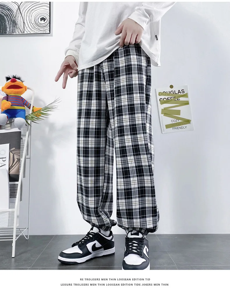 

2021 winter new guard pants men's Korean version trend straight tube black-and-white Plaid Leggings casual pants