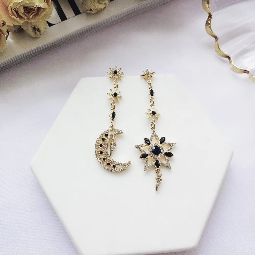 

S925 silver needle stars and moon asymmetric earrings retro fashion stars and moon earrings, Picture