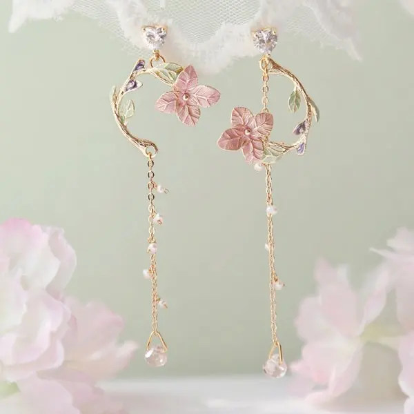 

Korean Style Flower Cute Pearl Dangle Earrings For Women Vintage Flower Leaf Tassel Pearl Asymmetric Earring Party Jewelry Gift, Picture shows