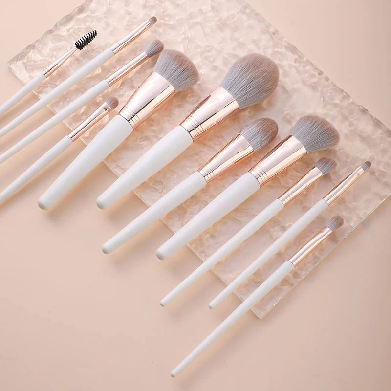 

Hot Selling Grey And White High Grade Fiber Makeup Brushes Face Brushes Makeup