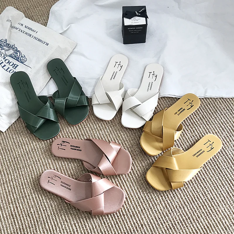 

2021 summer new cross slippers flat bottom one-word drag soft bottom simple and versatile outer wear plain slippers, Yellow green white apricot
