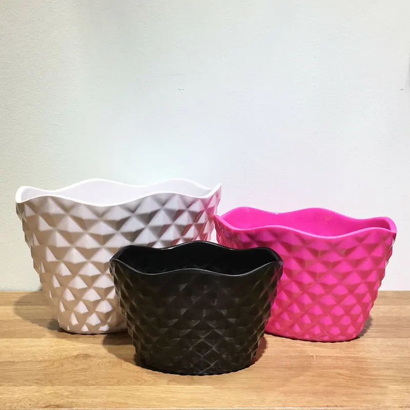 

Factory Customization Indoor Character Coloured Plastic Small Flower Pot