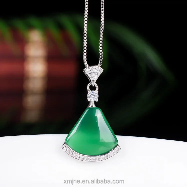 

Green Chalcedony Fan Pendant Silver Inlaid Small Jade Fan Clavicle Chain Fashion All-Match Silver Necklace