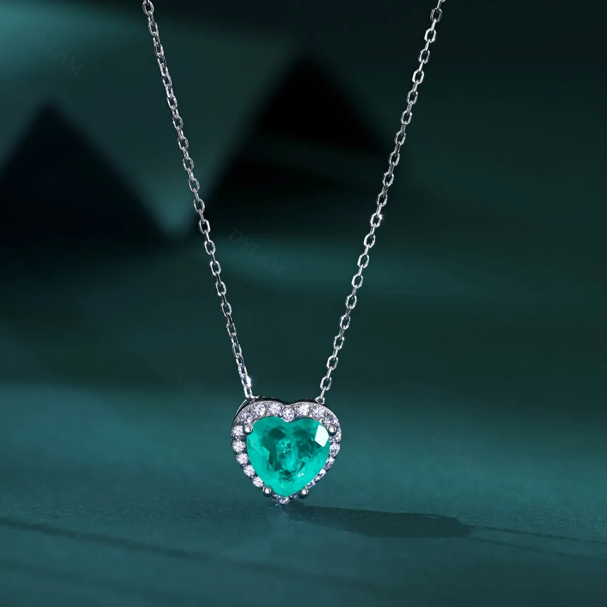 

Luxury Jewelry 5A Cz Cubic Zirconia Emerald Green Paraiba Necklace Heart Shape 925 Sterling Silver Pendant Necklaces For Women