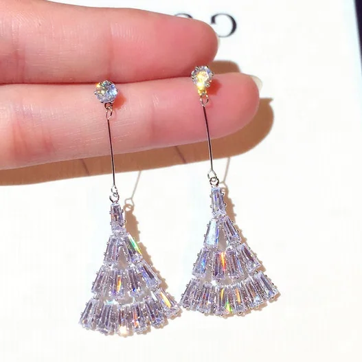 

High Quality New Woman Drop Earrings Shiny Rhinestone Geometric Long Dangle Earrings Fashion Accessories Trendy Jewelry, Picture shows