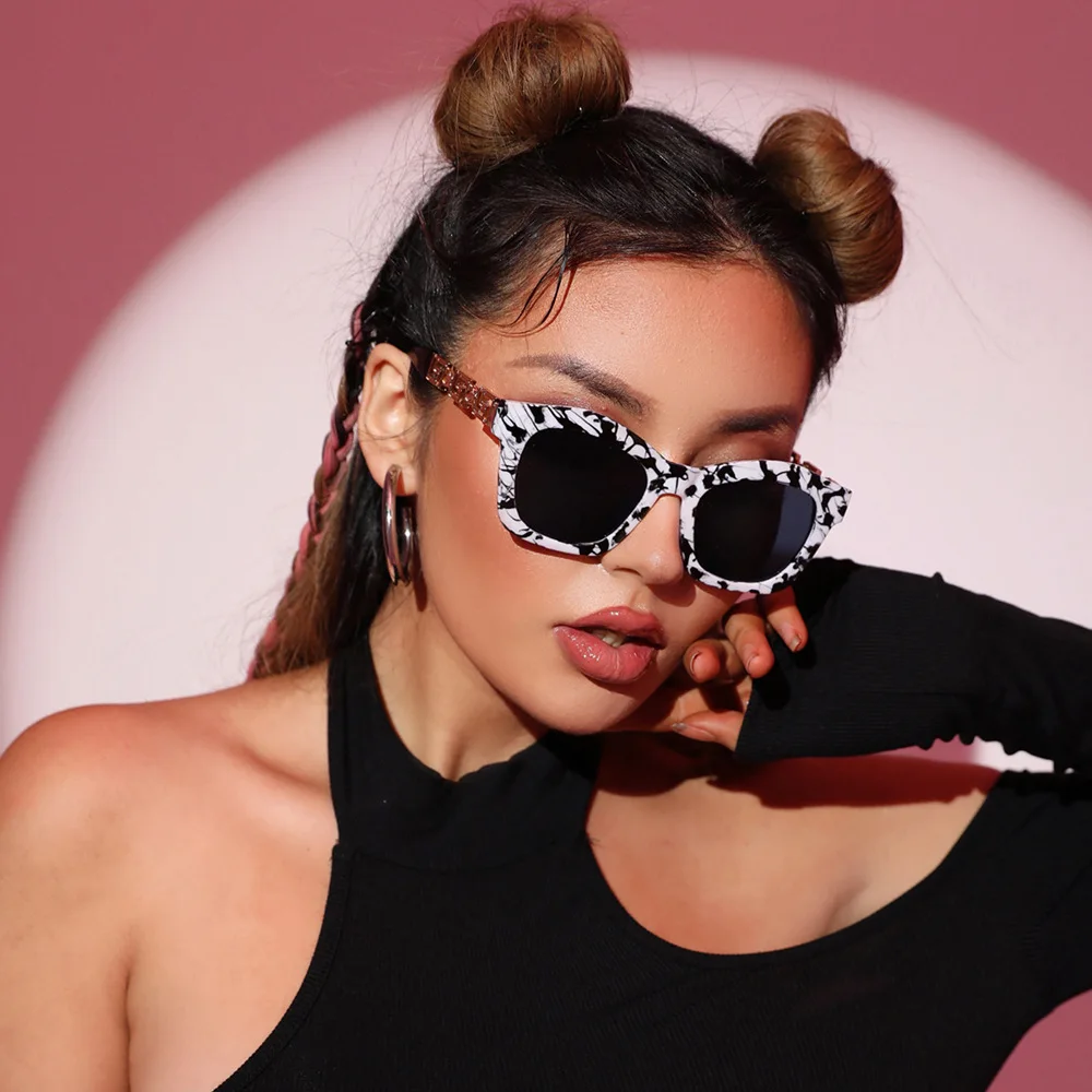 

3208 New Box Glasses Creative Metal Hollow out Mirror Leg Design for European and American Women's Sunglasses Personality