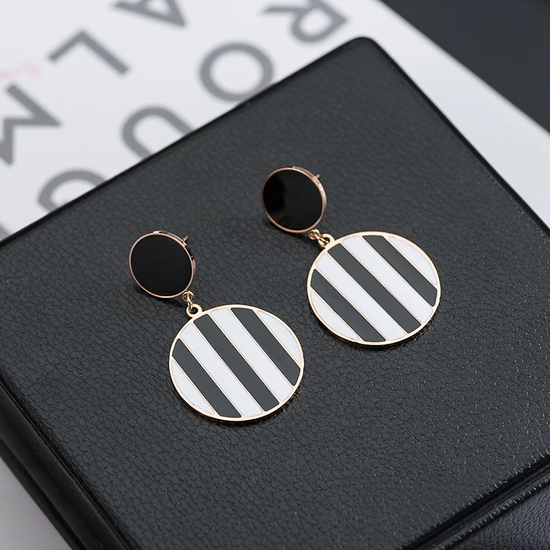 

OUYE Hot sale drip round black and white striped earrings fashion geometric simple alloy earrings wholesale, Colorful