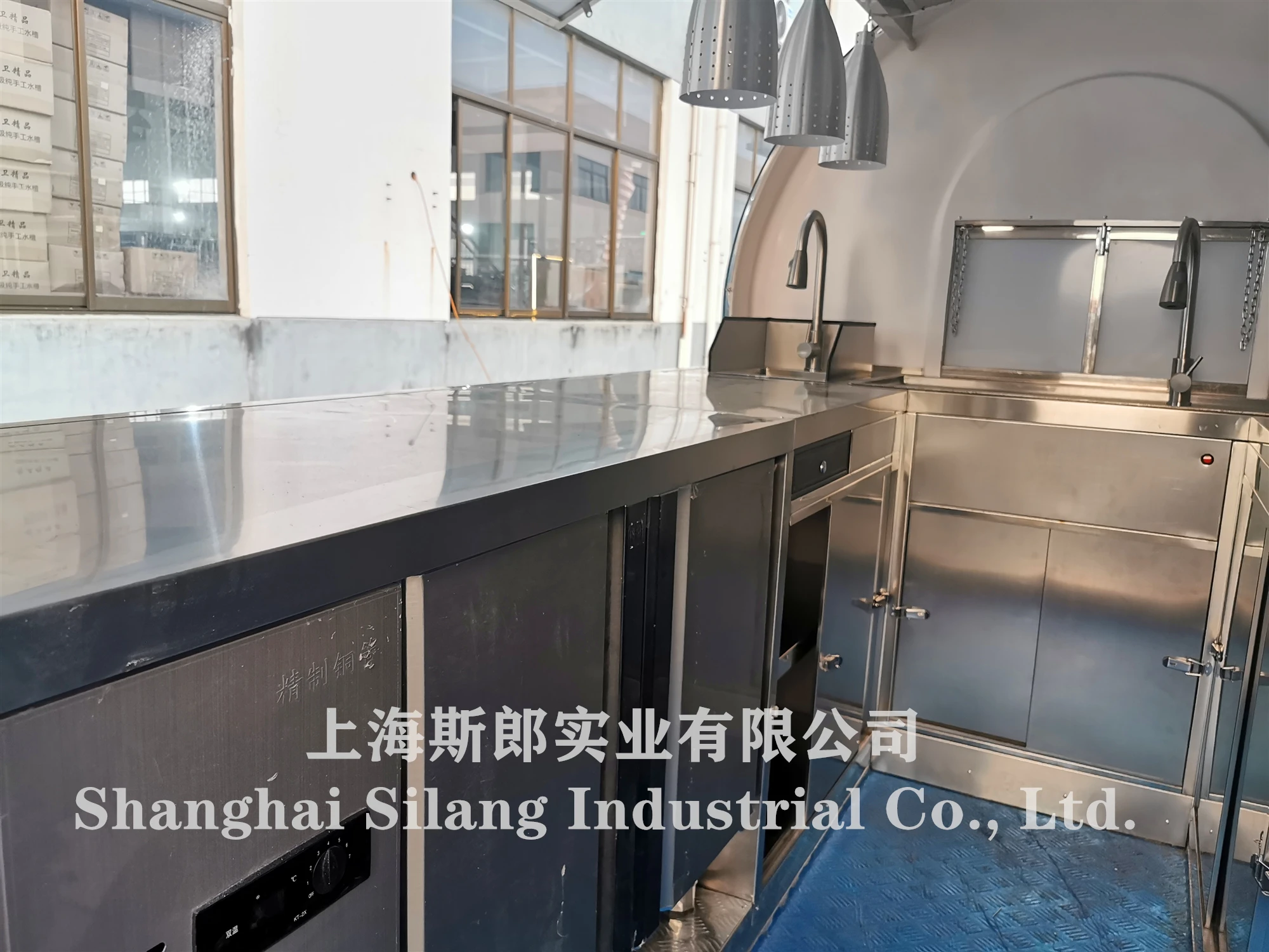 New Zealand Enclosed Fiberglass Mobile Ice Cream Food mobile Concession Trailer details